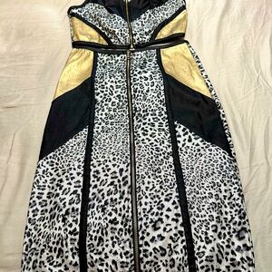 Two piece leopard print set.